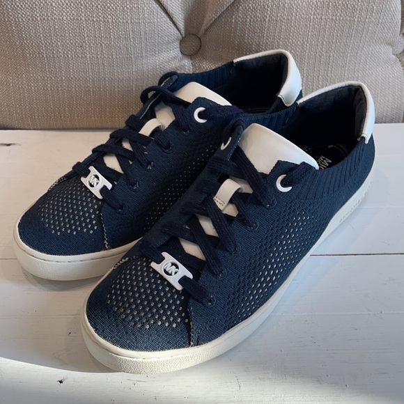 Michael Kors Skyler Trainer jogger soft knit shoes - Picture 3 of 10